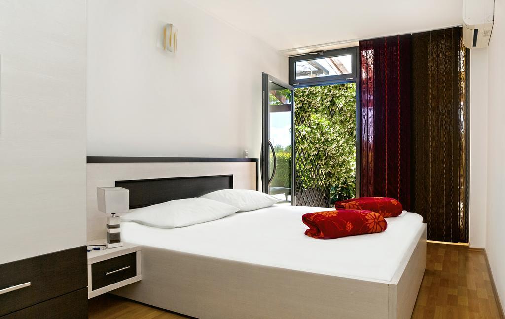 Apartment Lejo أوميس المظهر الخارجي الصورة
